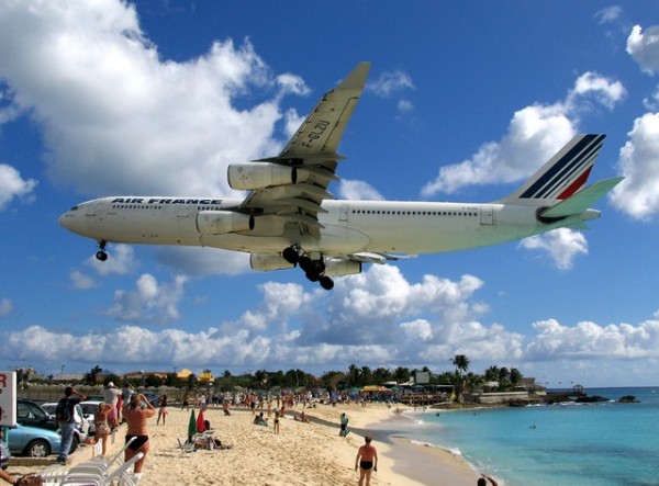 Boeing en la playa